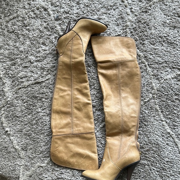BCBG TAN KNEE HIGH BOOTS - Picture 1 of 4